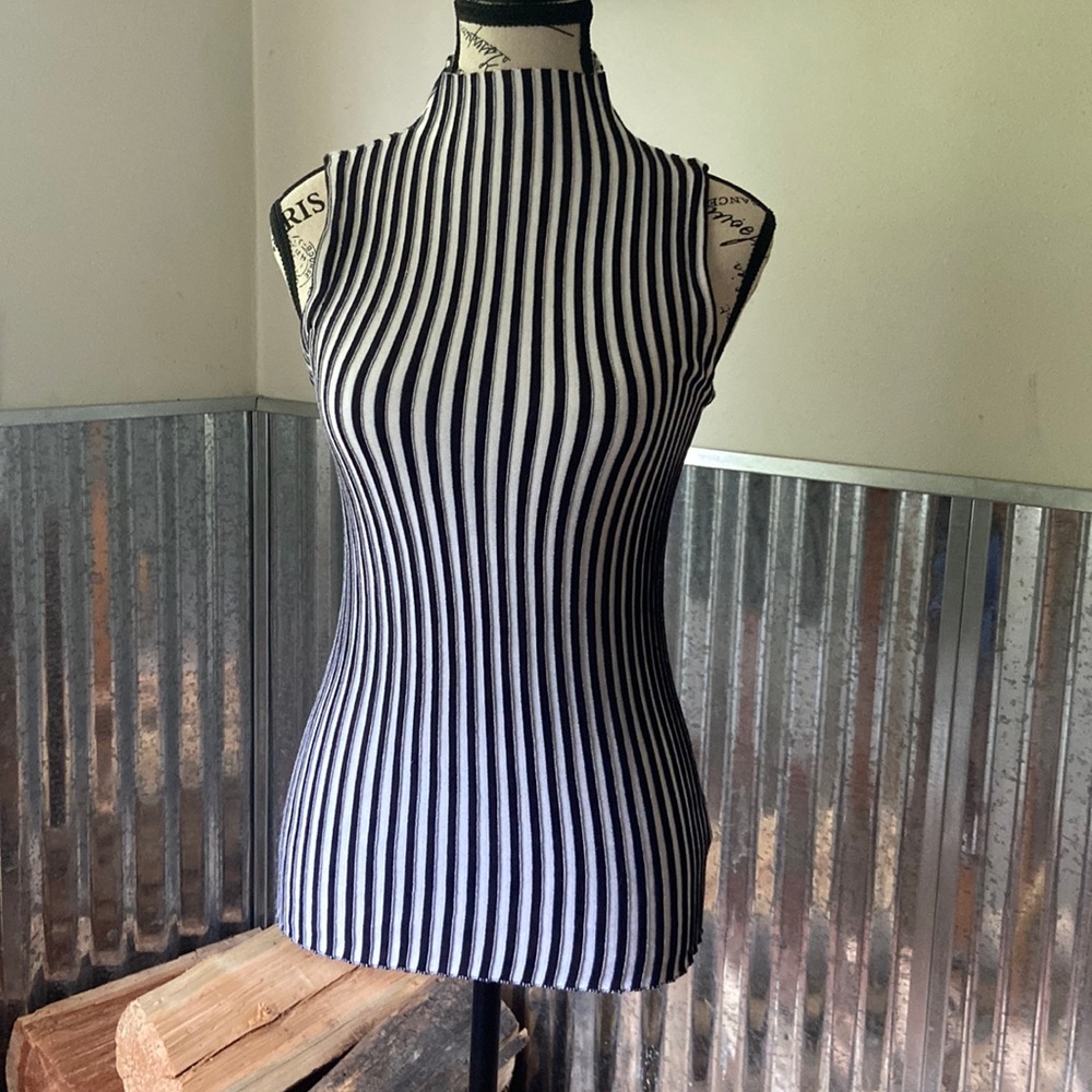 Kenneth Cole Mock Turtleneck Sleeveless Sweater Tank